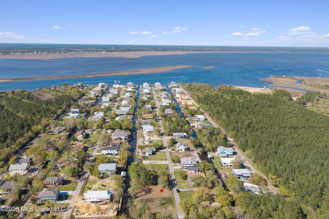 24 Fiber Street, Bay Saint Louis, MS 39520