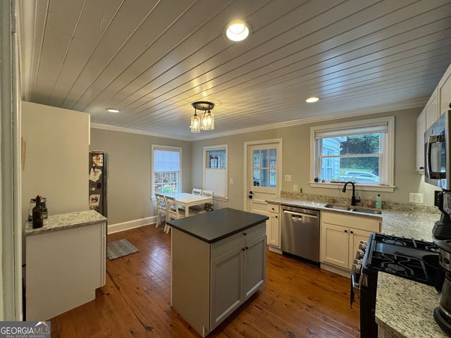 816 Woodland Drive, Griffin, GA 30224