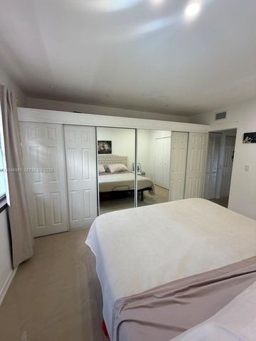 8550 Byron Ave 2H, Miami Beach, FL 33141