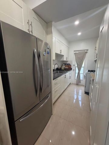 8550 Byron Ave 2H, Miami Beach, FL 33141