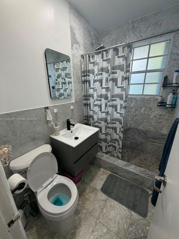 8550 Byron Ave 2H, Miami Beach, FL 33141