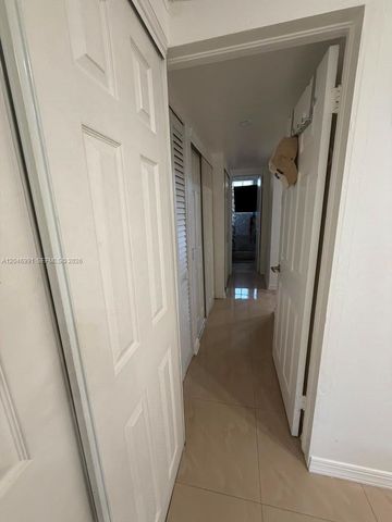 8550 Byron Ave 2H, Miami Beach, FL 33141