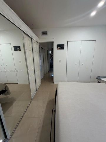 8550 Byron Ave 2H, Miami Beach, FL 33141