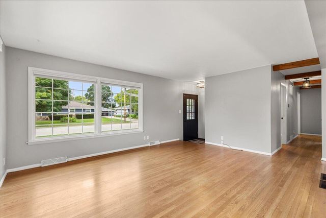 W244N6564 Westchester DRIVE, Sussex, WI 53089
