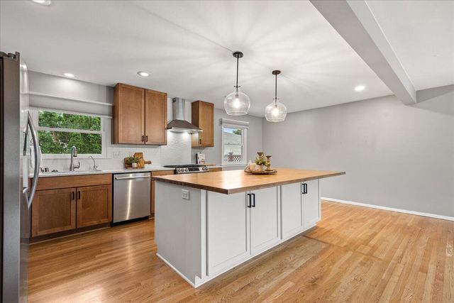 W244N6564 Westchester DRIVE, Sussex, WI 53089