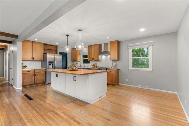 W244N6564 Westchester DRIVE, Sussex, WI 53089