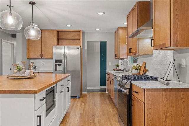 W244N6564 Westchester DRIVE, Sussex, WI 53089