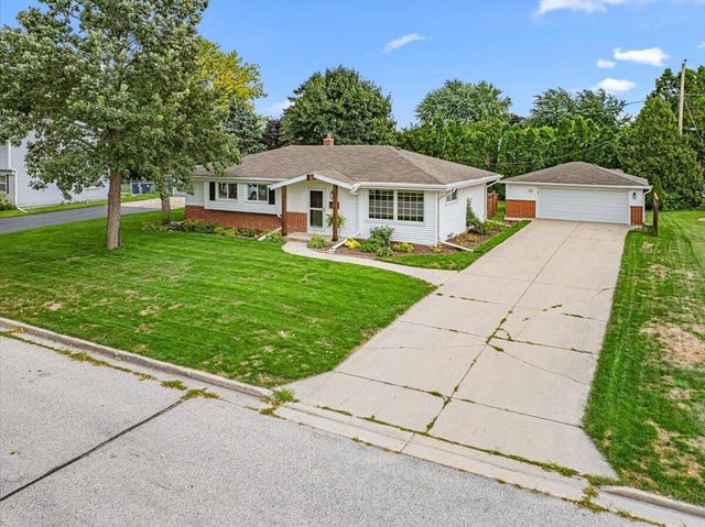 W244N6564 Westchester DRIVE, Sussex, WI 53089