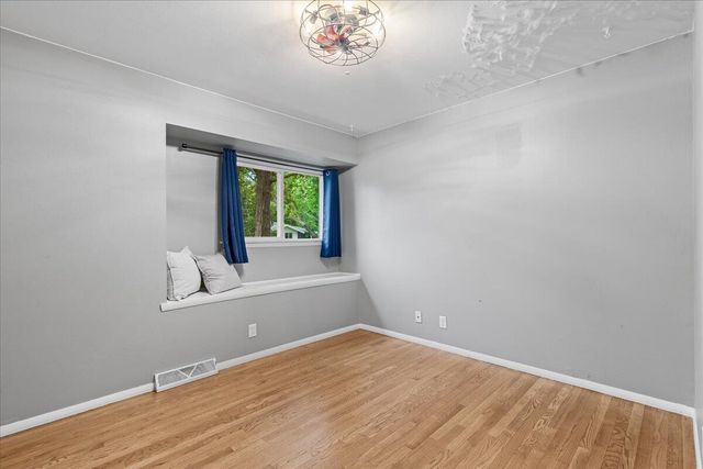 W244N6564 Westchester DRIVE, Sussex, WI 53089