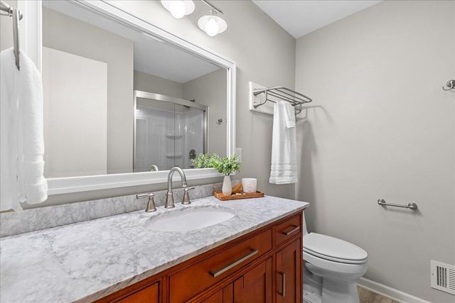 W244N6564 Westchester DRIVE, Sussex, WI 53089