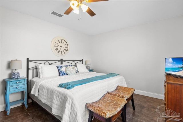 8 Arapaho Dr, Pensacola, FL 32507