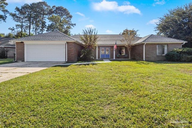 8 Arapaho Dr, Pensacola, FL 32507