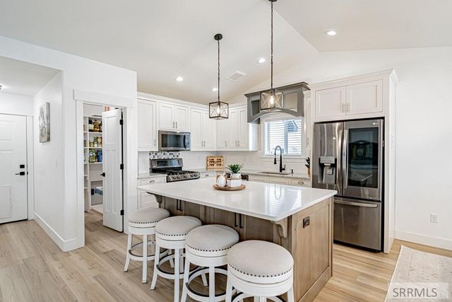 1444 N 570 E, Shelley, ID 83274