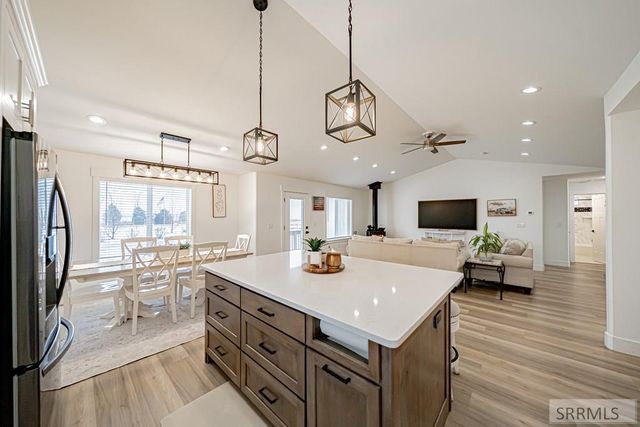 1444 N 570 E, Shelley, ID 83274