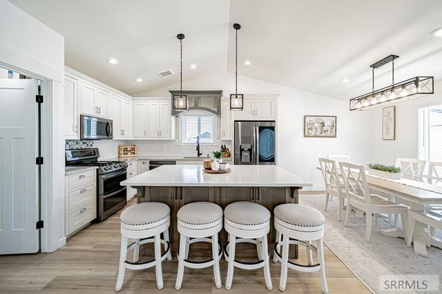 1444 N 570 E, Shelley, ID 83274