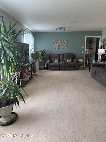 179 Biabou Drive, Toms River, NJ 08757