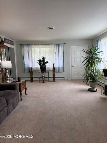 179 Biabou Drive, Toms River, NJ 08757