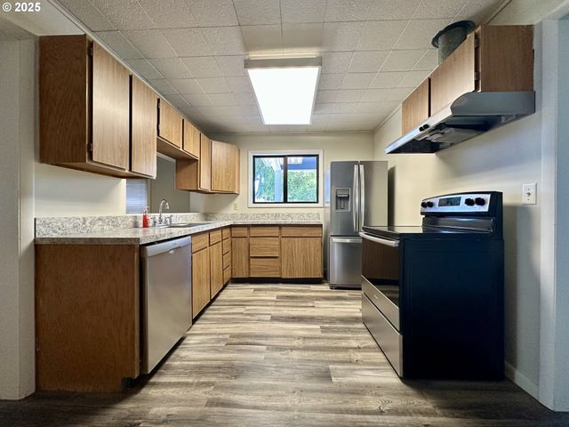 2302 N DEPOT St, La Grande, OR 97850