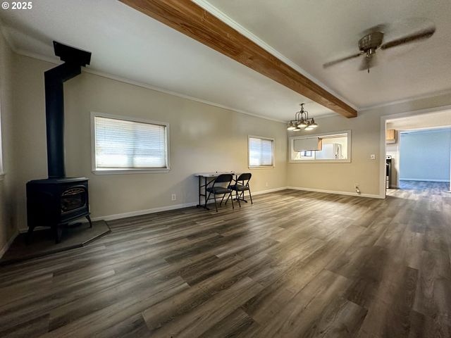 2302 N DEPOT St, La Grande, OR 97850