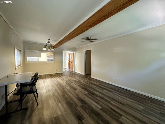 2302 N DEPOT St, La Grande, OR 97850
