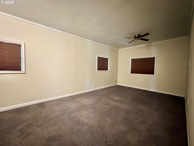 2302 N DEPOT St, La Grande, OR 97850