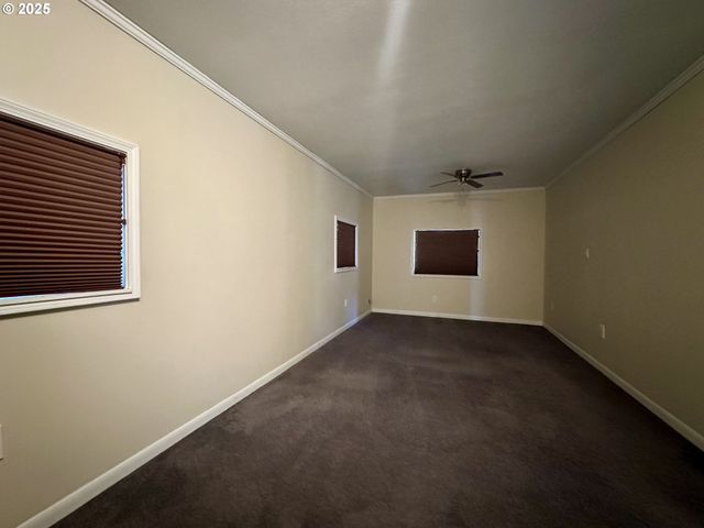 2302 N DEPOT St, La Grande, OR 97850