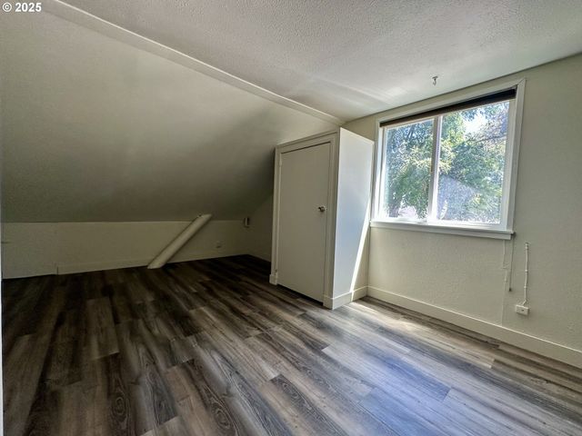 2302 N DEPOT St, La Grande, OR 97850
