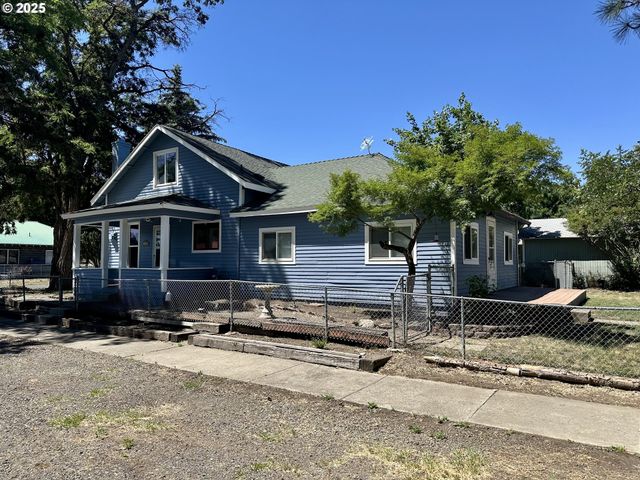 2302 N DEPOT St, La Grande, OR 97850
