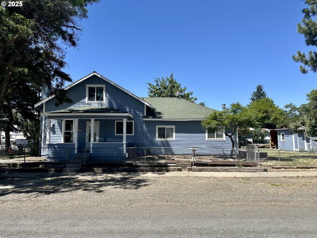 2302 N DEPOT St, La Grande, OR 97850