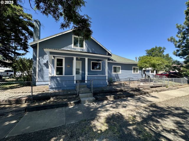 2302 N DEPOT St, La Grande, OR 97850