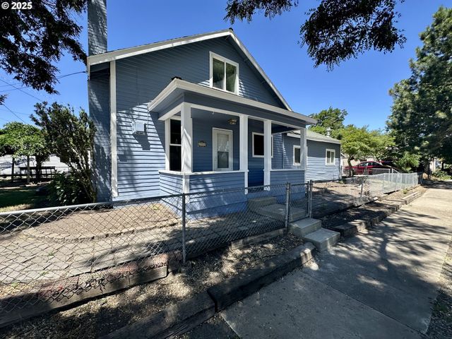 2302 N DEPOT St, La Grande, OR 97850