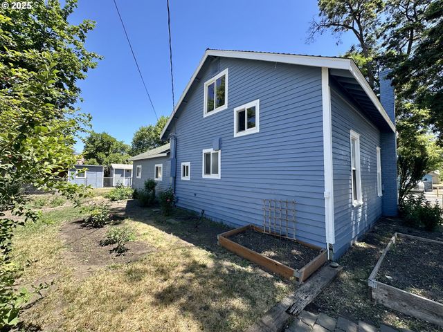 2302 N DEPOT St, La Grande, OR 97850