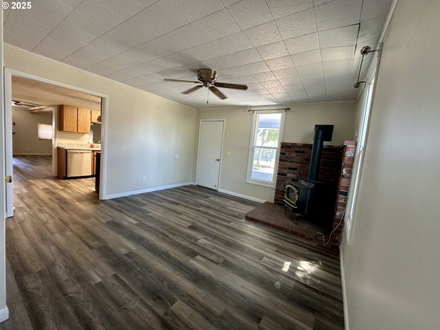 2302 N DEPOT St, La Grande, OR 97850