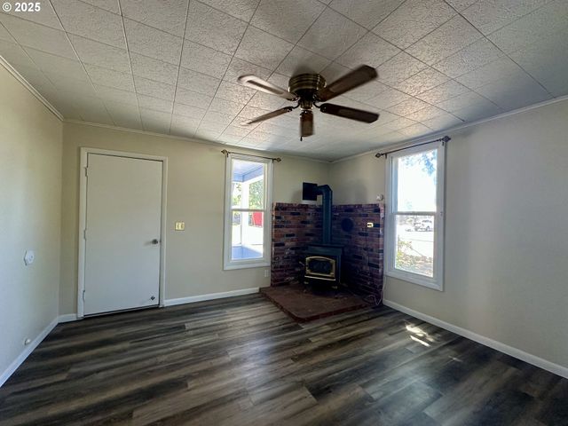 2302 N DEPOT St, La Grande, OR 97850