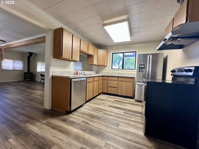2302 N DEPOT St, La Grande, OR 97850