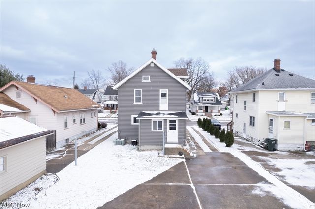 30 20th Street SW, Barberton, OH 44203