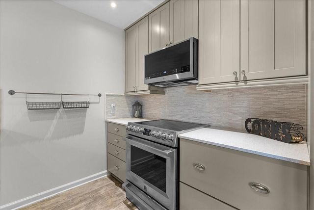 1572 Silverpines Road 572, Houston, TX 77062