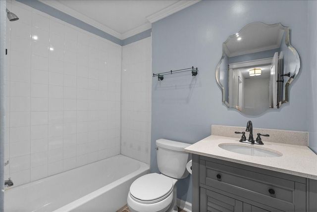 1572 Silverpines Road 572, Houston, TX 77062