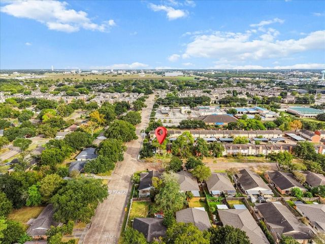 1572 Silverpines Road 572, Houston, TX 77062