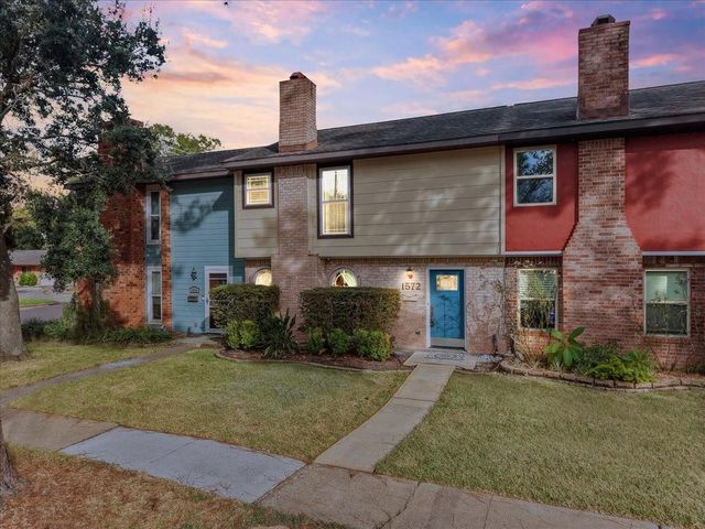 1572 Silverpines Road 572, Houston, TX 77062