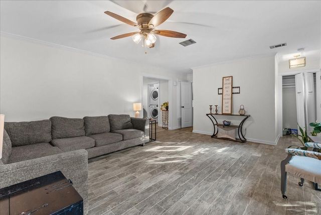 1572 Silverpines Road 572, Houston, TX 77062