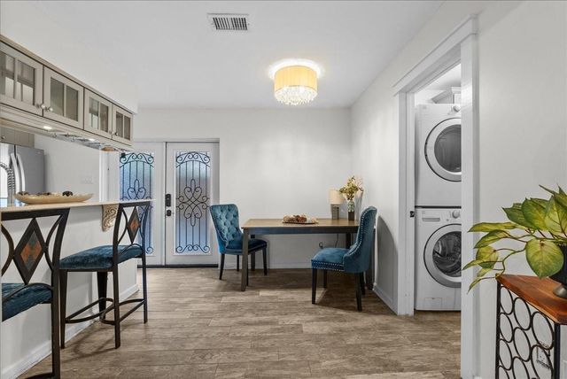 1572 Silverpines Road 572, Houston, TX 77062