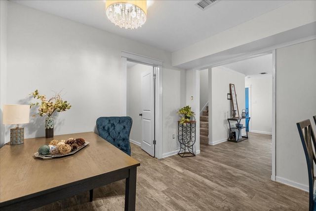 1572 Silverpines Road 572, Houston, TX 77062