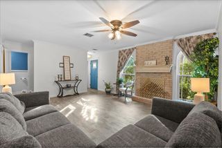 1572 Silverpines Road 572, Houston, TX 77062