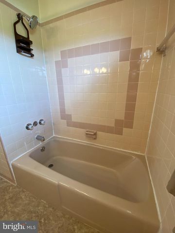 39 TIMOTHY DR, Martinsburg, WV 25405