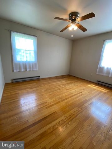 39 TIMOTHY DR, Martinsburg, WV 25405