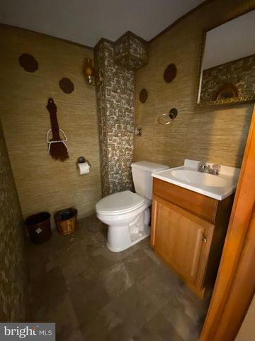 39 TIMOTHY DR, Martinsburg, WV 25405