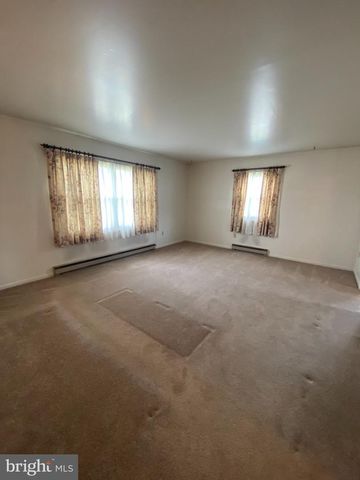 39 TIMOTHY DR, Martinsburg, WV 25405