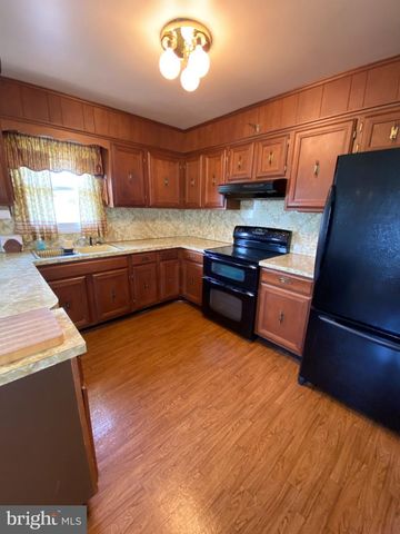 39 TIMOTHY DR, Martinsburg, WV 25405