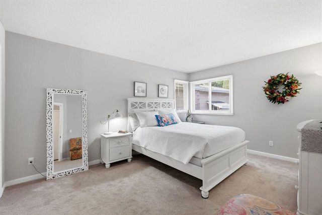 18385 Creeks Bend Drive, Minnetonka, MN 55345